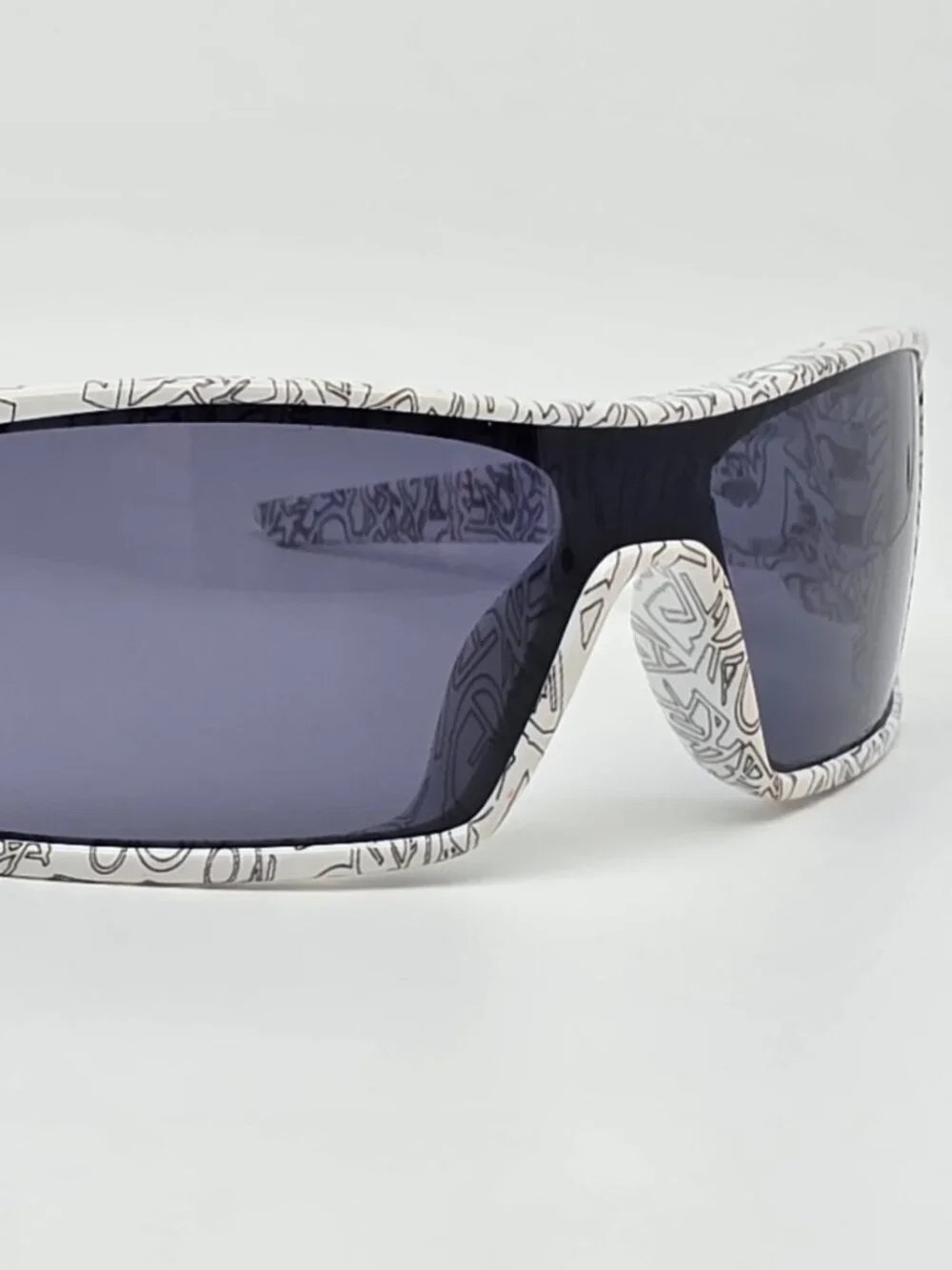 Oakley 03-461 Oil Rig II White Ghost Text Frame Grey Lens Shield Sunglasses 125